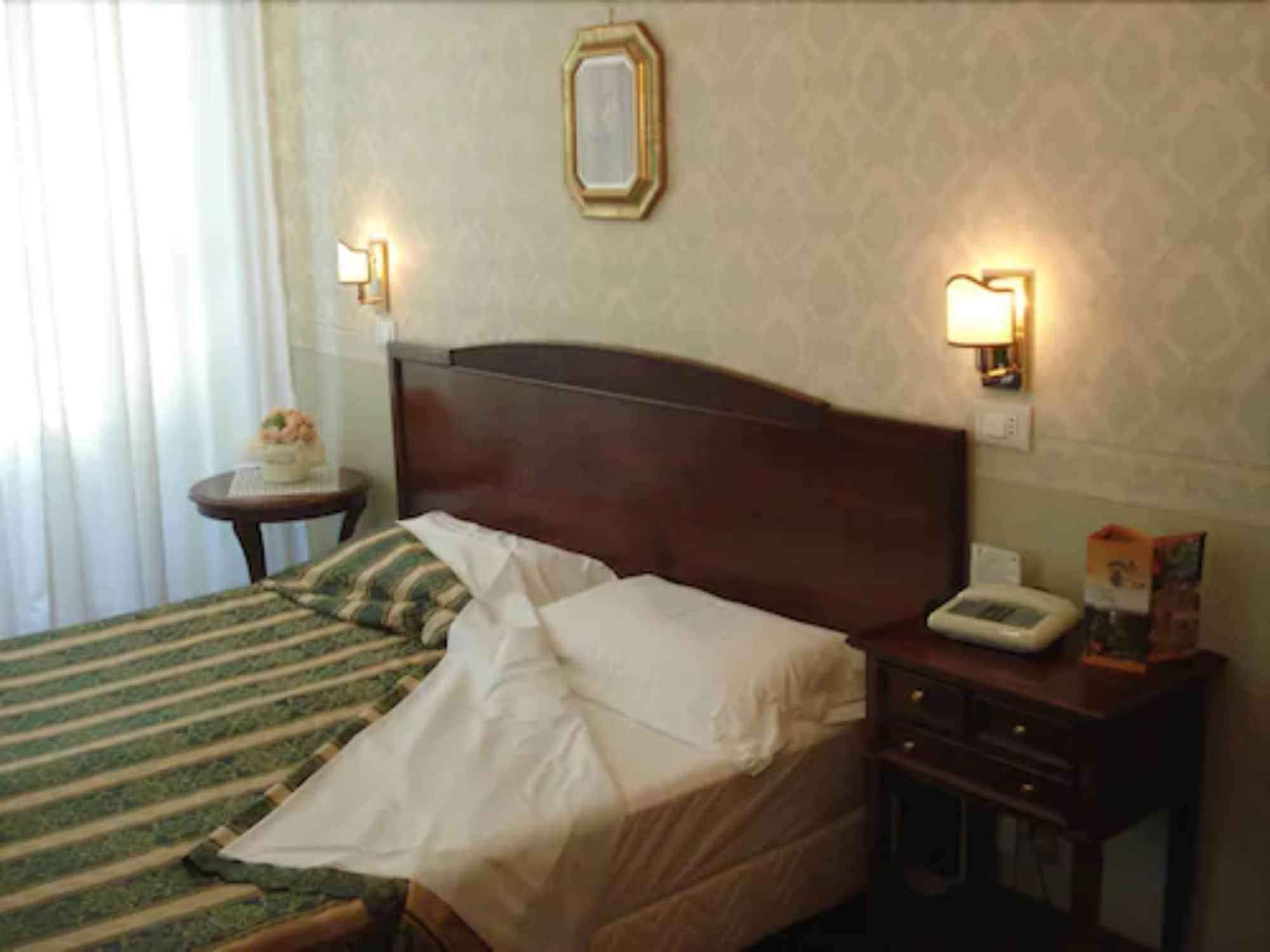 Hotel Villa Aricia Арічча Екстер'єр фото
